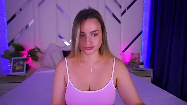 LindsieGreyy online show from September 27, 6:07 am