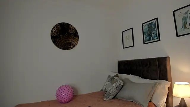 Dhalila  online show from January 19, 12:36 am