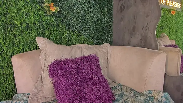 emmiily z online show from February 26, 2:04 am