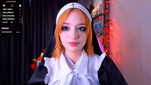 Hisoka akerley online show from October 31, 6:09 pm