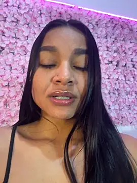 Lynda Bonnie online show from November 16, 2:28 am