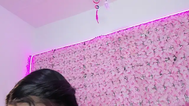 Lynda Bonnie online show from November 20, 2:28 pm