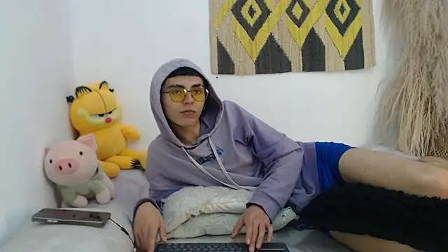 MaikyCooper online show from March 4, 7:08 am