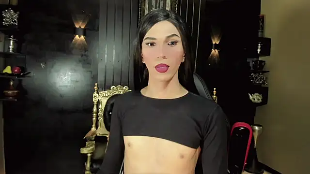 Snapshot of emelly_horny_ chatting on February 21, 11:33 am emelly horny online show from February 21, 11:33 am