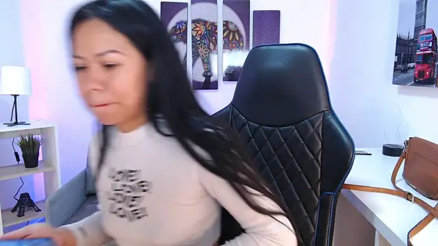 Snapshot of Katelady chatting on November 8, 11:10 am Katelady online show from November 8, 11:10 am