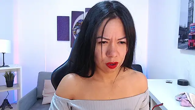 Snapshot of Katelady chatting on November 15, 10:45 am Katelady online show from November 15, 10:45 am