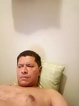 Snapshot of machoactivo1 chatting on February 12, 6:40 am machoactivo1 online show from February 12, 6:40 am