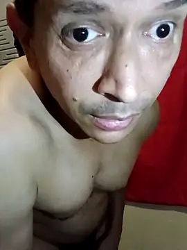 Snapshot of machoactivo1 chatting on October 5, 8:23 am machoactivo1 online show from October 5, 8:23 am