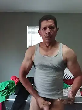 Snapshot of machoactivo1 chatting on July 13, 9:06 pm machoactivo1 online show from July 13, 9:06 pm