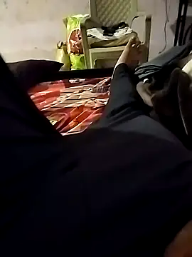 Snapshot of Vij717 chatting on February 9, 5:40 am Vij717 online show from February 9, 5:40 am