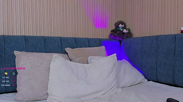 Snapshot of elizabeth_20 chatting on March 19, 10:20 pm elizabeth 20 online show from March 19, 10:20 pm