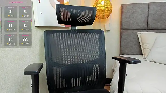 Snapshot of elizabeth_20 chatting on October 11, 7:56 pm elizabeth 20 online show from October 11, 7:56 pm