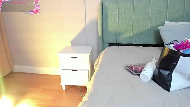 Snapshot of elizabeth_20 chatting on November 4, 7:02 pm elizabeth 20 online show from November 4, 7:02 pm