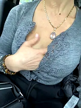 Snapshot of DeboraXporn chatting on November 10, 6:34 am DeboraXporn online show from November 10, 6:34 am