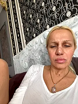 Snapshot of DeboraXporn chatting on November 26, 8:59 am DeboraXporn online show from November 26, 8:59 am