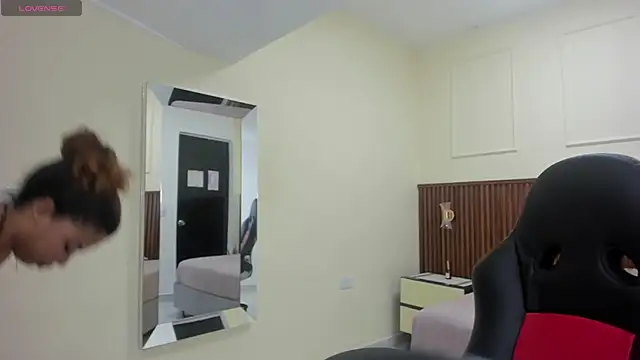 MELINAMARTINS online show from October 3, 1:19 pm