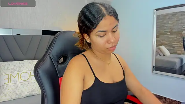 MELINAMARTINS online show from January 14, 7:19 pm