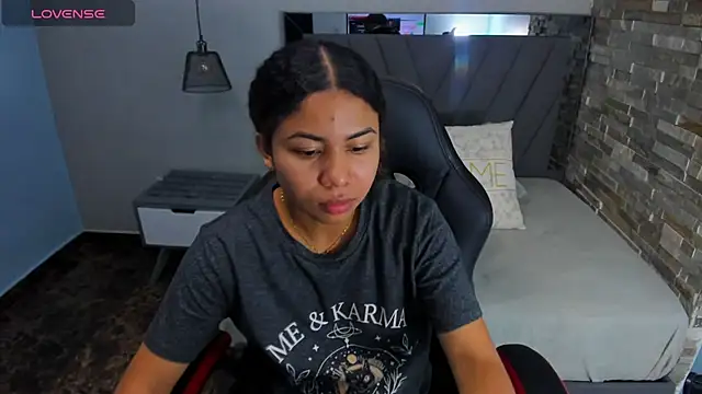 MELINAMARTINS online show from January 15, 7:28 pm