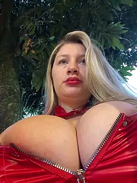 Snapshot of aurora_coldd chatting on December 3, 10:41 pm aurora coldd online show from December 3, 10:41 pm