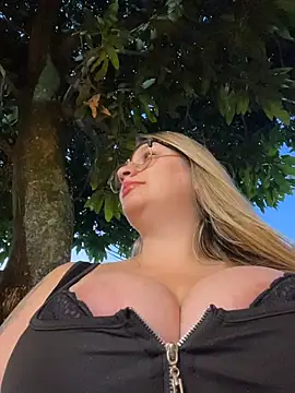 aurora coldd online show from April 8, 11:16 pm