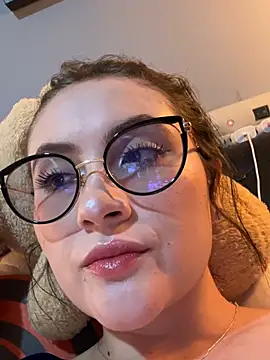 Snapshot of ValentinaOrtiz3 chatting on May 25, 11:22 pm ValentinaOrtiz3 online show from May 25, 11:22 pm