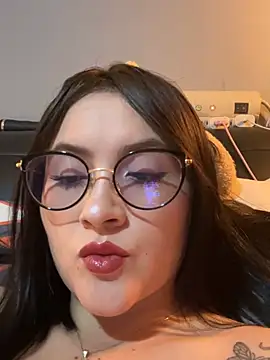 Snapshot of ValentinaOrtiz3 chatting on June 5, 1:12 am ValentinaOrtiz3 online show from June 5, 1:12 am