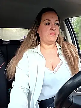 justtess online show from April 15, 5:03 am