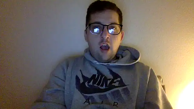 Snapshot of Milflover96 chatting on February 21, 1:44 am Milflover96 online show from February 21, 1:44 am