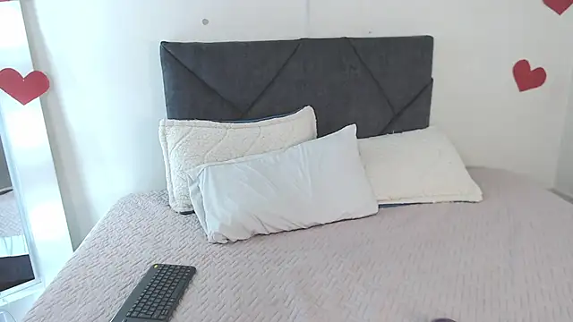 Snapshot of sara_sharma_ chatting on February 23, 12:37 pm sara sharma online show from February 23, 12:37 pm