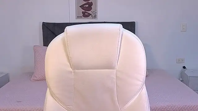 Snapshot of sara_sharma_ chatting on October 24, 1:40 pm sara sharma online show from October 24, 1:40 pm