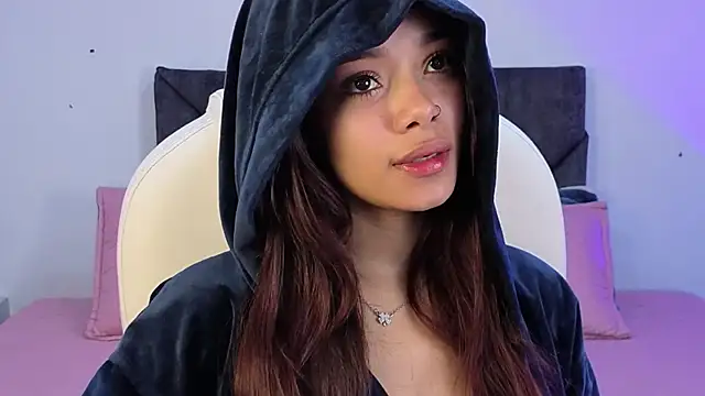 Snapshot of sara_sharma_ chatting on November 15, 2:02 pm sara sharma online show from November 15, 2:02 pm