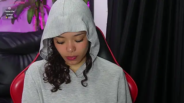 Snapshot of sara_sharma_ chatting on November 24, 2:17 pm sara sharma online show from November 24, 2:17 pm