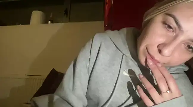 sarrah rossy online show from February 16, 10:21 pm