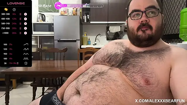 Snapshot of alexxxbear chatting on September 12, 11:48 pm alexxxbear online show from September 12, 11:48 pm