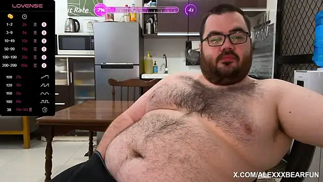 Snapshot of alexxxbear chatting on September 19, 10:21 pm alexxxbear online show from September 19, 10:21 pm