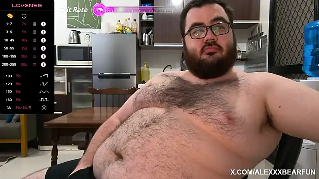 Snapshot of alexxxbear chatting on October 19, 11:00 am alexxxbear online show from October 19, 11:00 am