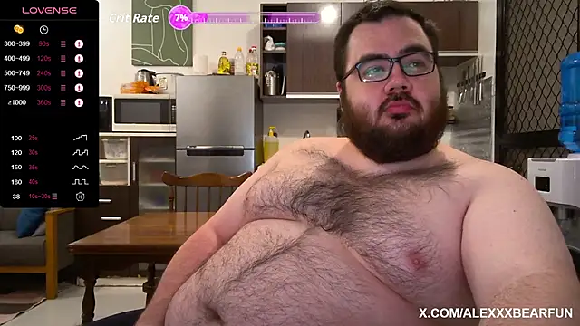 Snapshot of alexxxbear chatting on October 22, 9:14 pm alexxxbear online show from October 22, 9:14 pm