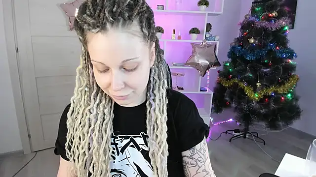 HoneySallyMoore online show from December 21, 4:52 am