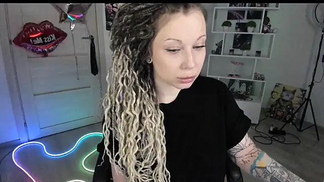 HoneySallyMoore online show from February 27, 3:56 pm