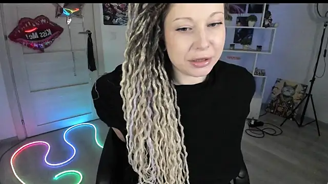 HoneySallyMoore online show from March 1, 4:53 pm