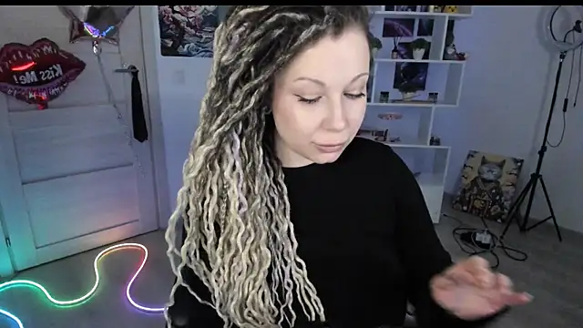 HoneySallyMoore online show from March 12, 1:23 am