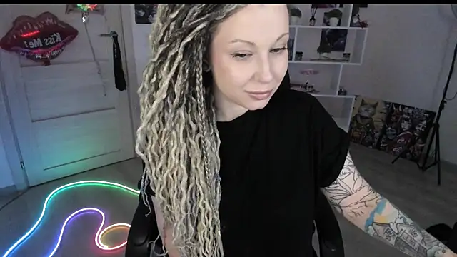 HoneySallyMoore online show from March 27, 6:18 pm