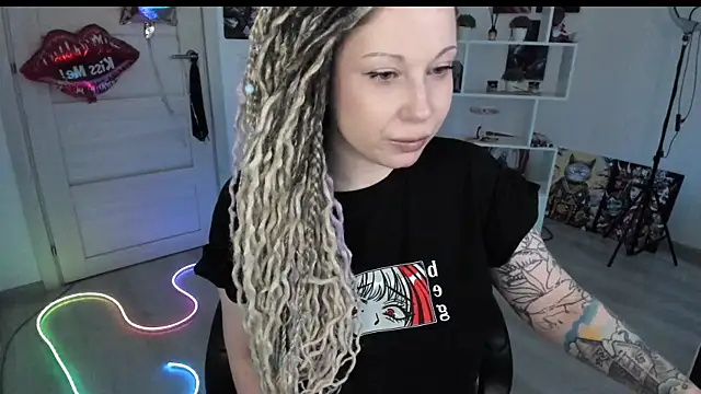 HoneySallyMoore online show from April 18, 8:51 am