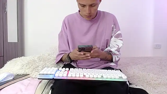 Snapshot of duo_peludoo chatting on October 28, 6:10 pm duo peludoo online show from October 28, 6:10 pm