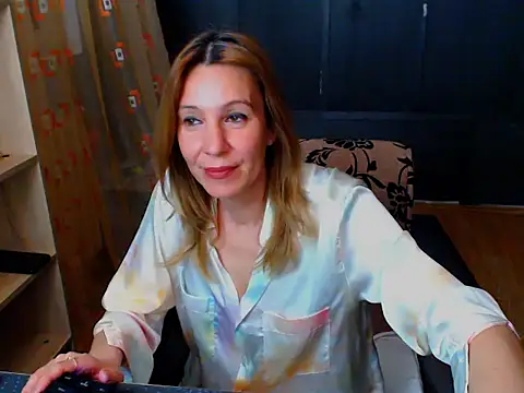 hannaha online show from March 27, 7:24 pm