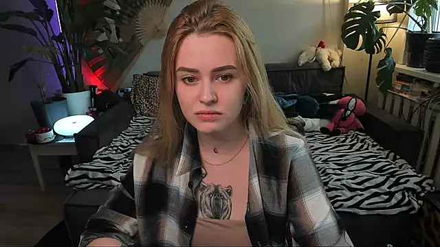 Alexa Pirs online show from March 30, 1:45 pm