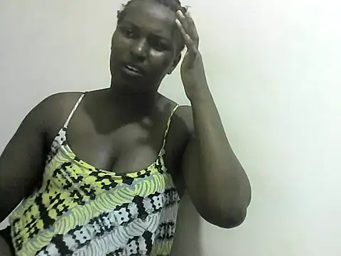 Snapshot of FudgeBabe chatting on February 17, 11:13 am FudgeBabe online show from February 17, 11:13 am