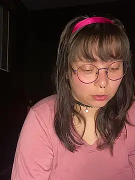 Snapshot of Solo_yoss chatting on September 29, 6:18 am Solo yoss online show from September 29, 6:18 am