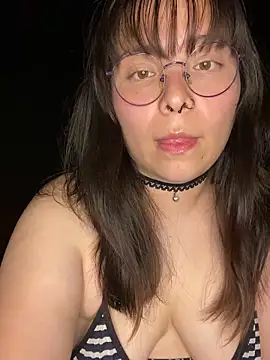 Snapshot of Solo_yoss chatting on October 20, 6:14 am Solo yoss online show from October 20, 6:14 am