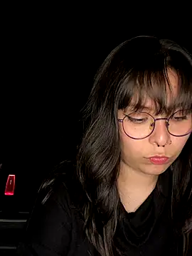 Snapshot of Solo_yoss chatting on November 4, 6:45 am Solo yoss online show from November 4, 6:45 am